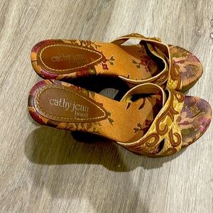 Size 7 Cathy Jean Wedge